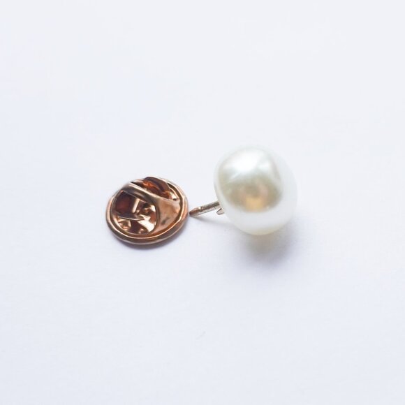 Pearl Collar Pin - Picture 2 of 2